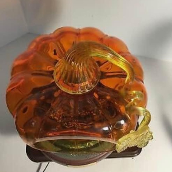 Thomas Kinkade Illuminated Glass Pumpkin "Reflections Of A Harvest Season". - Picture 6 of 10